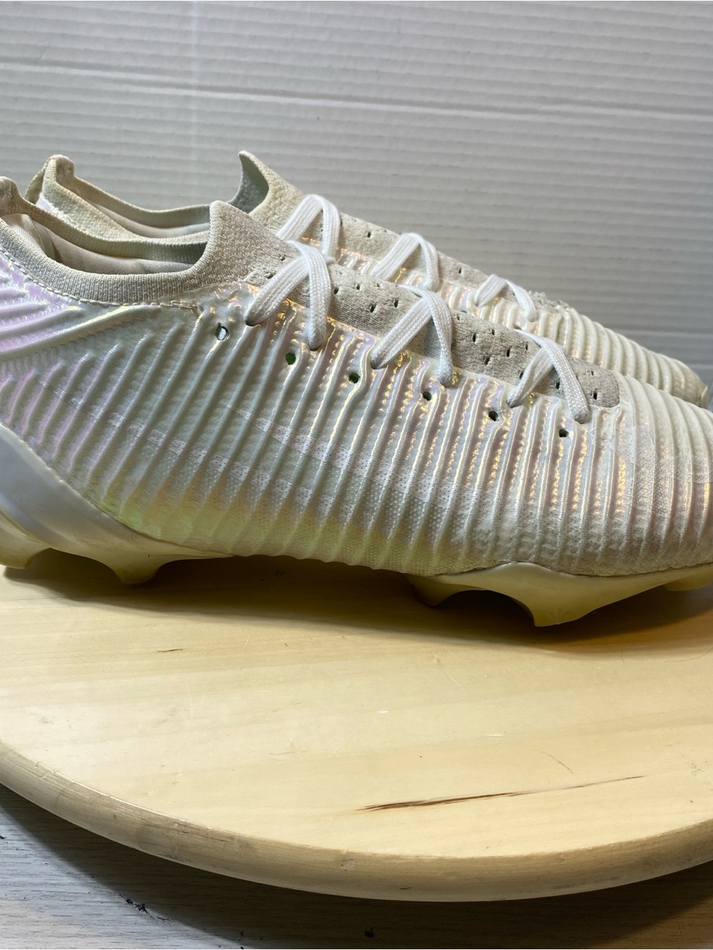 Under Armour White Iridescent Football Cleats Size 12 Art 3028220-100